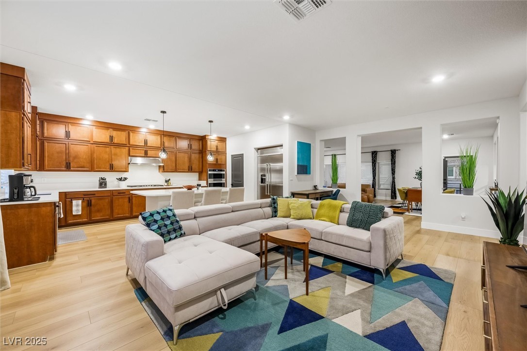 7085 Sunland Hills Avenue