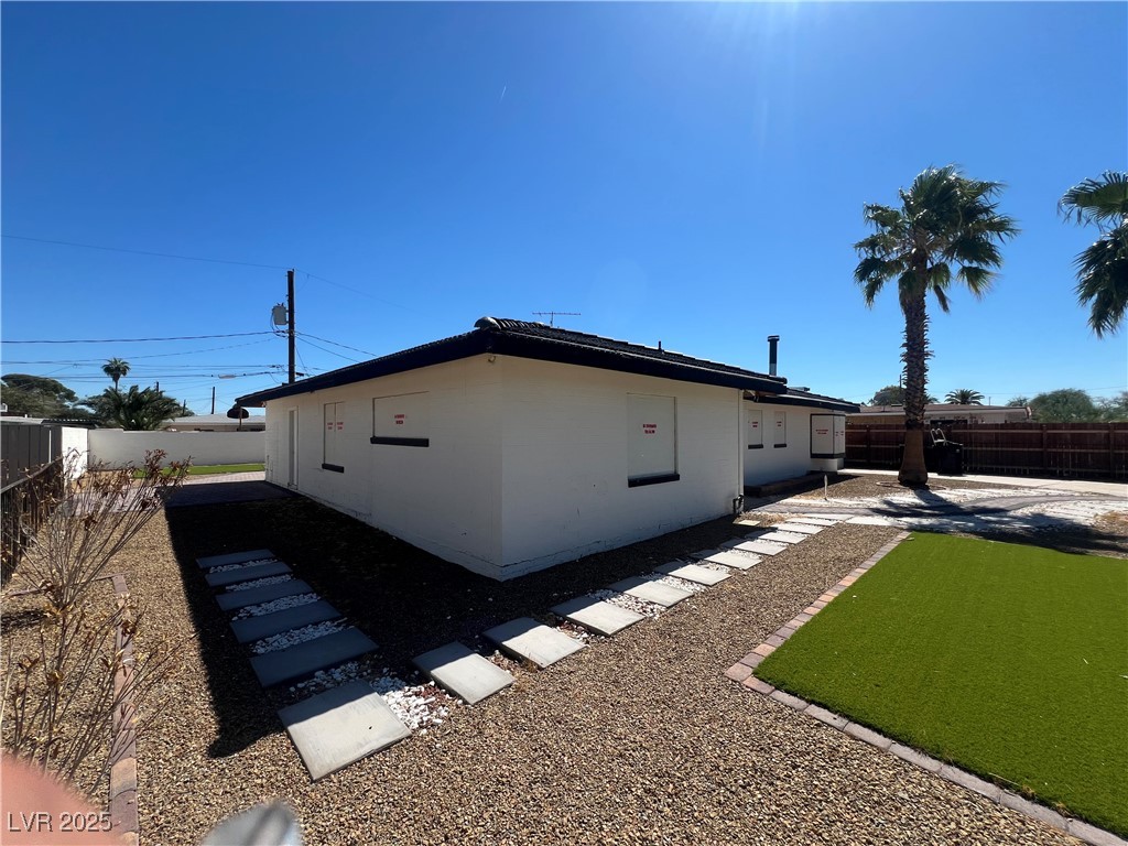 Las Vegas, Nevada 89104, United States, 4 Bedrooms Bedrooms, ,3 BathroomsBathrooms,Residential,Active,215759