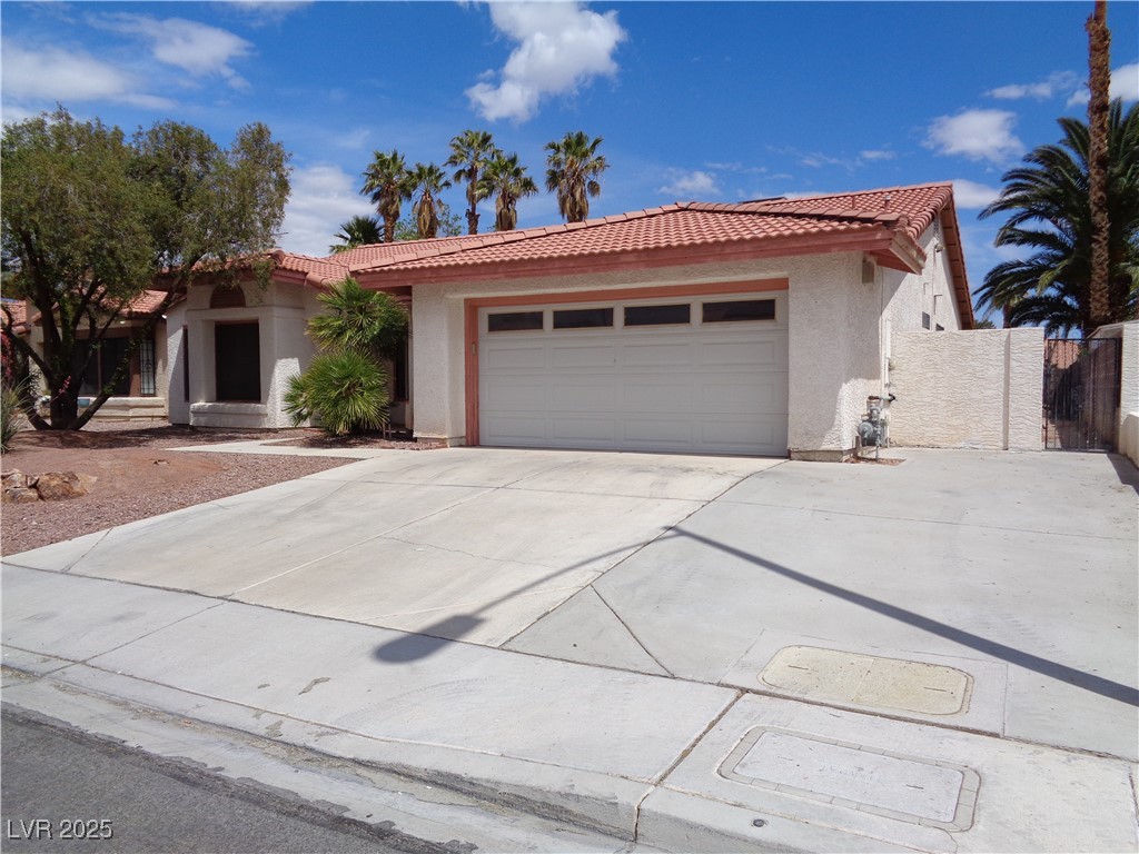 3024 Nutwood Street
