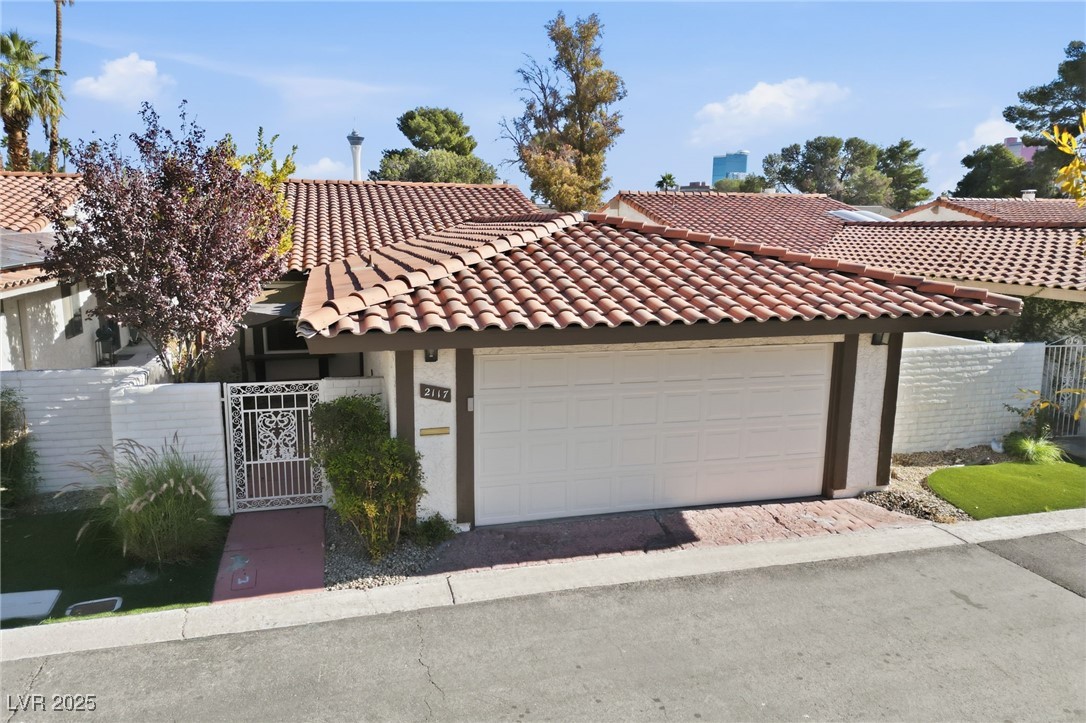 Properties 1 2117 Plaza De La Candela