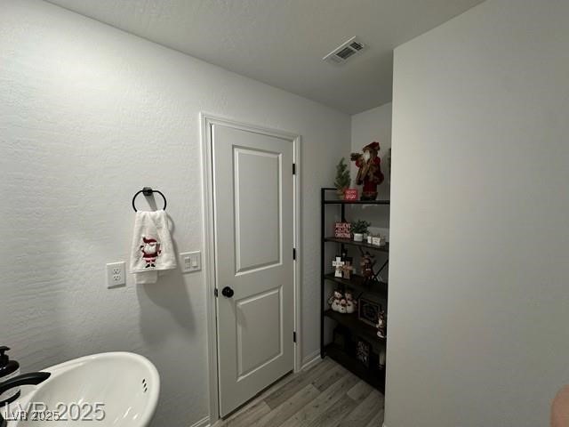 North Las Vegas, Nevada 89086, United States, 4 Bedrooms Bedrooms, ,3 BathroomsBathrooms,Residential,Active,92559