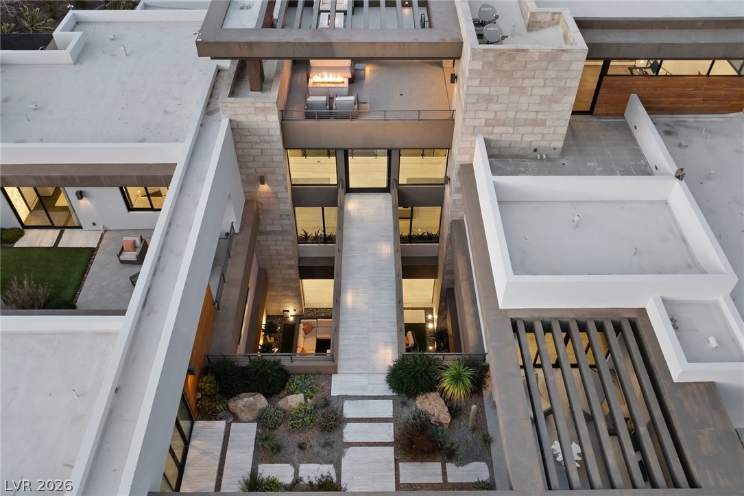 4 Soaring Bird Court