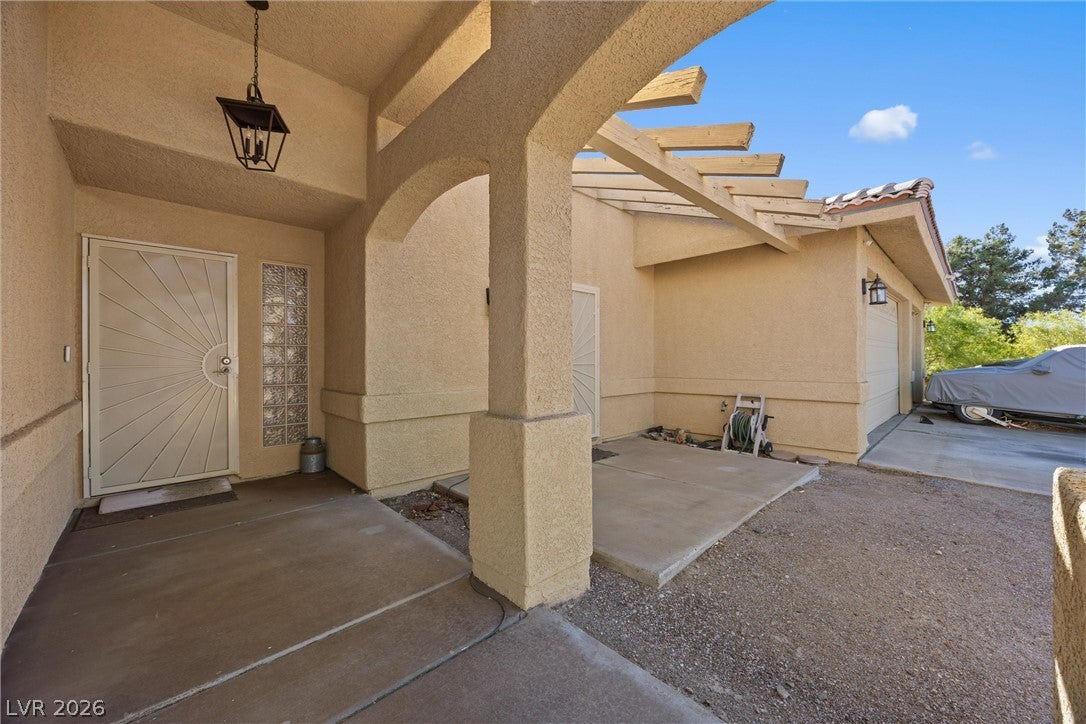 211 W Highland Drive