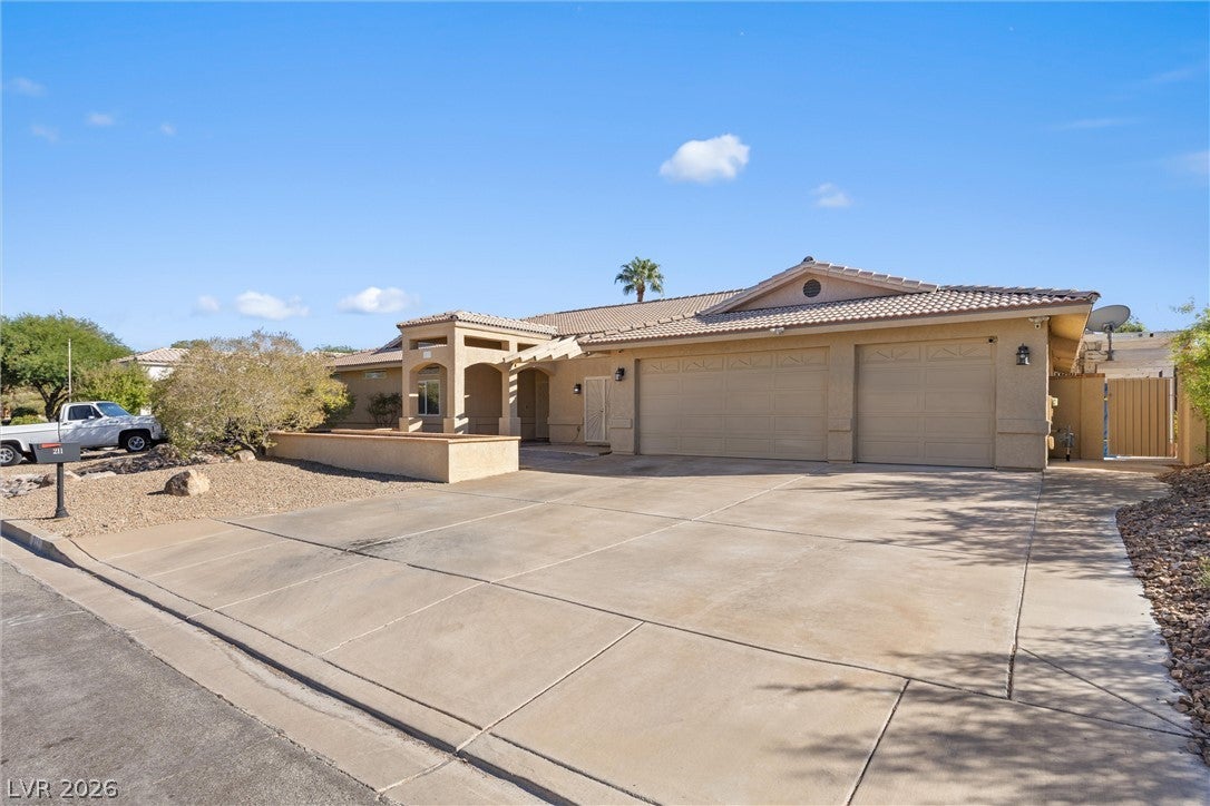 211 W Highland Drive