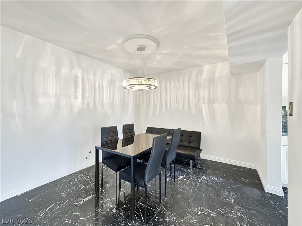 730 S Royal Crest Circle 424