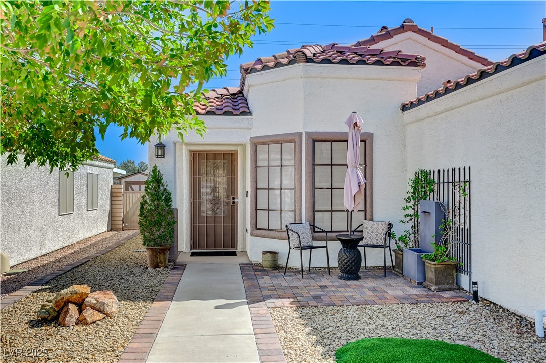 828 Angelus Oaks Drive