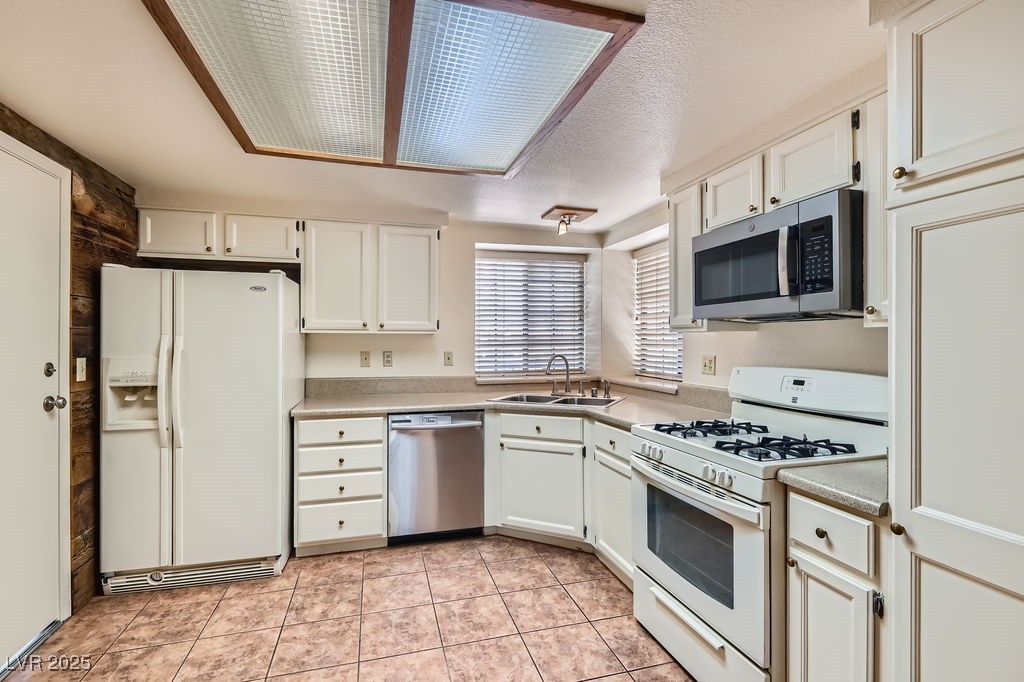 6417 Plumcrest Road, Las Vegas, Nevada image 5