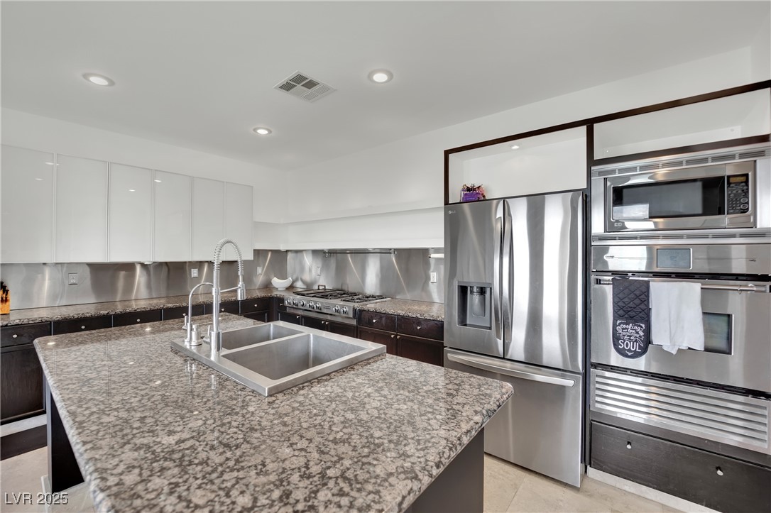 8134 Maddingley Avenue, Las Vegas, Nevada image 23