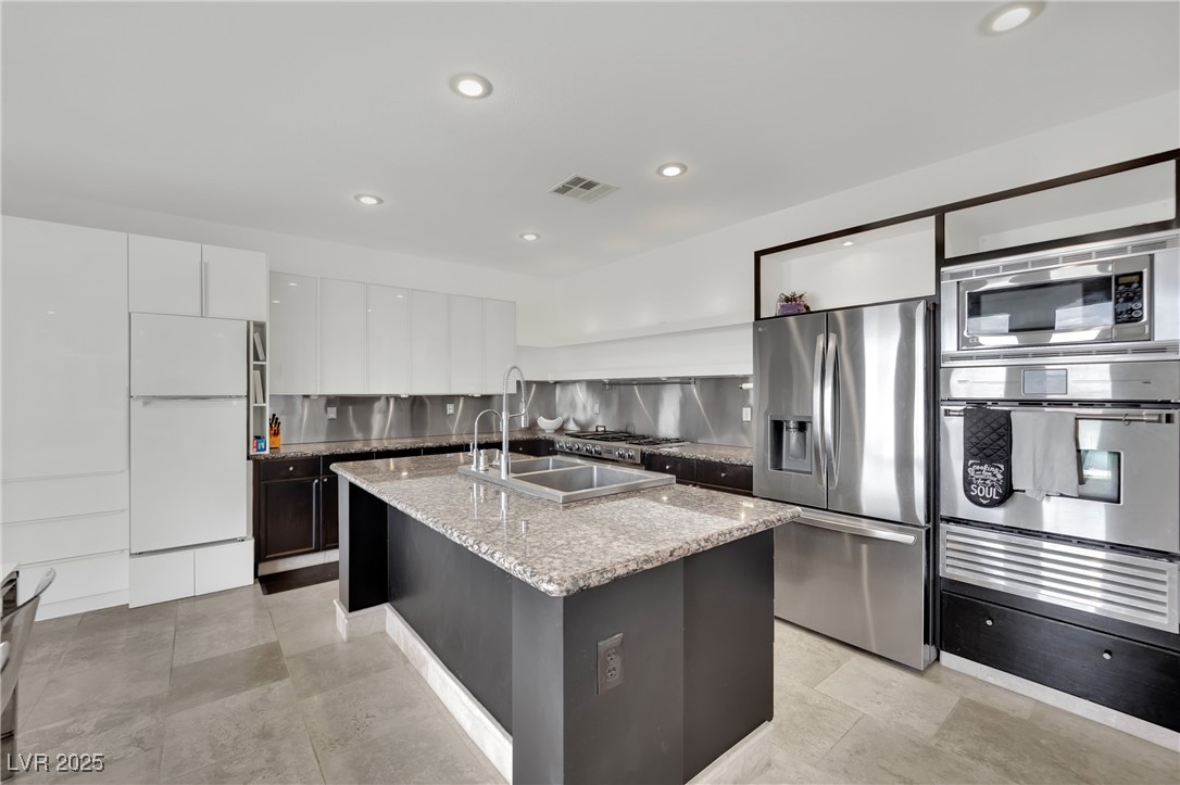 8134 Maddingley Avenue, Las Vegas, Nevada image 21