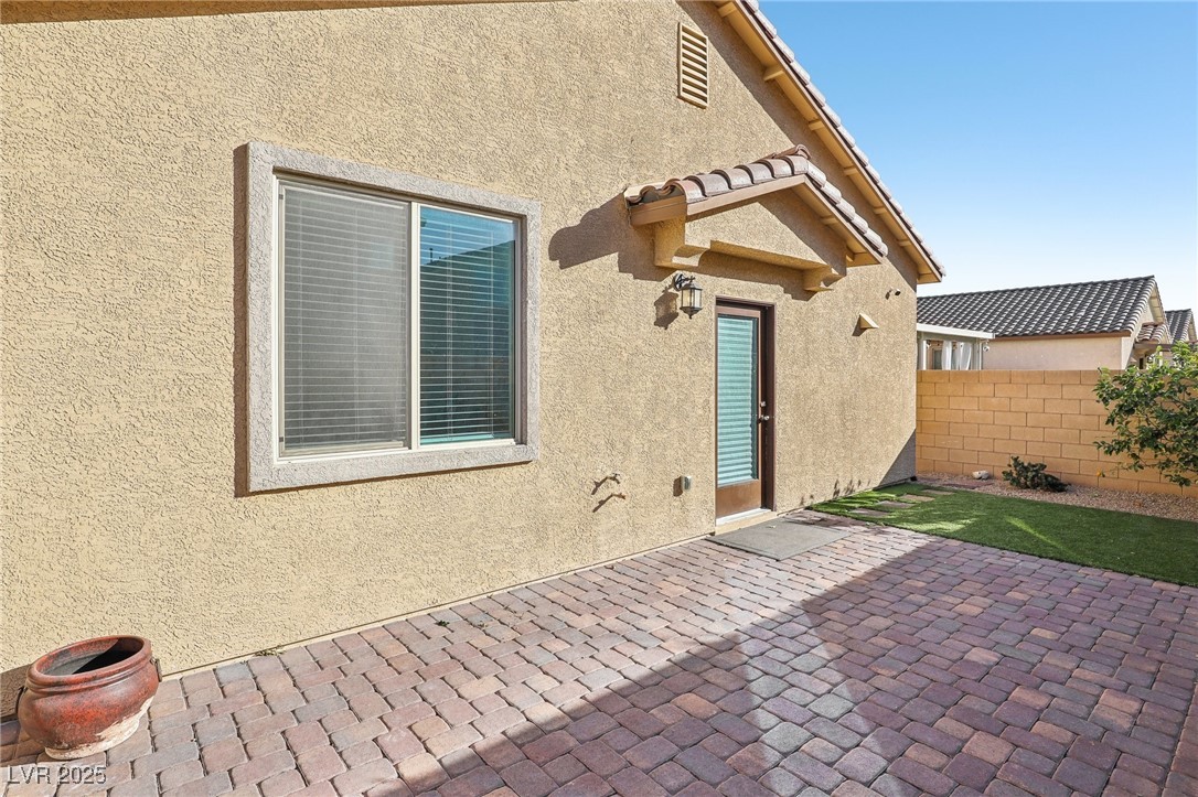 North Las Vegas, Nevada 89081, United States, 3 Bedrooms Bedrooms, ,3 BathroomsBathrooms,Residential,Pending,8186