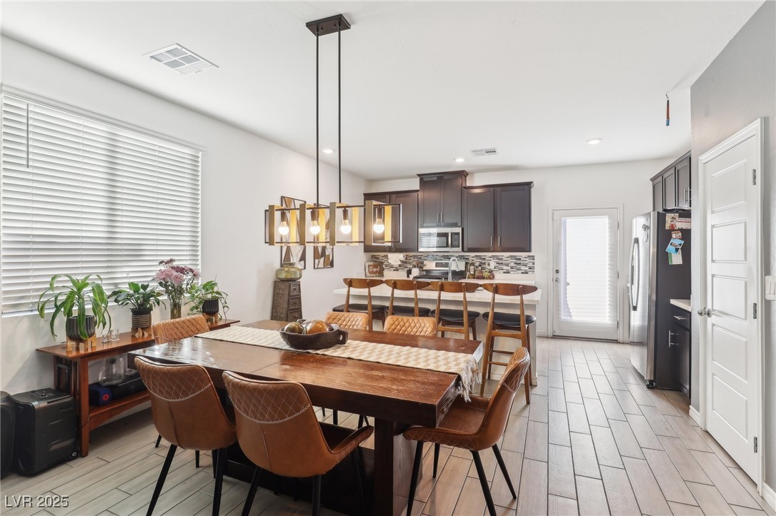 North Las Vegas, Nevada 89081, United States, 3 Bedrooms Bedrooms, ,3 BathroomsBathrooms,Residential,Pending,8186