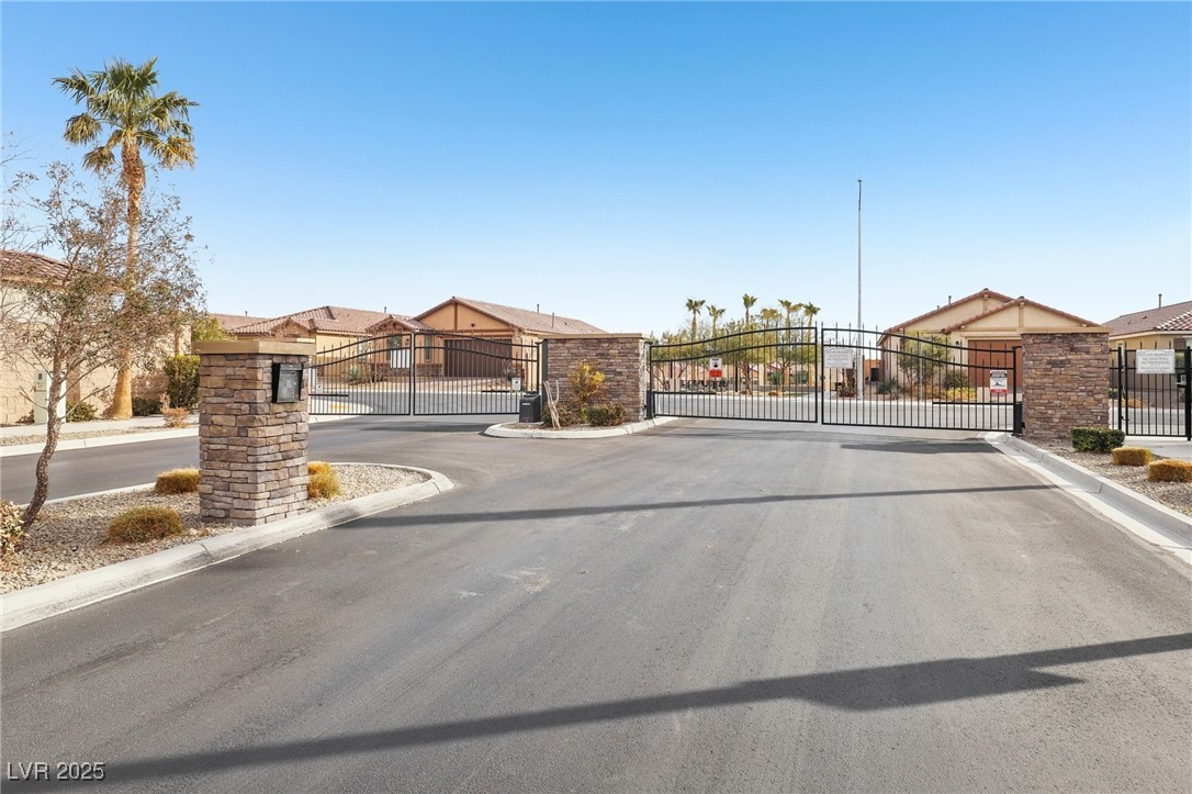 North Las Vegas, Nevada 89081, United States, 3 Bedrooms Bedrooms, ,3 BathroomsBathrooms,Residential,Pending,8186