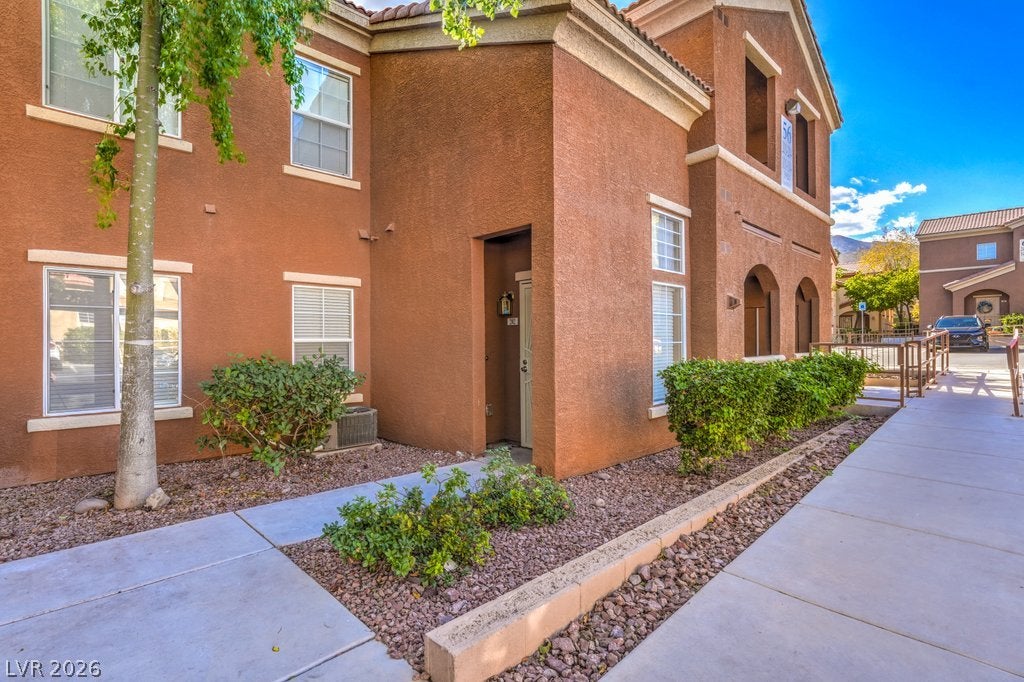 3920 LEGEND HILLS Street 202