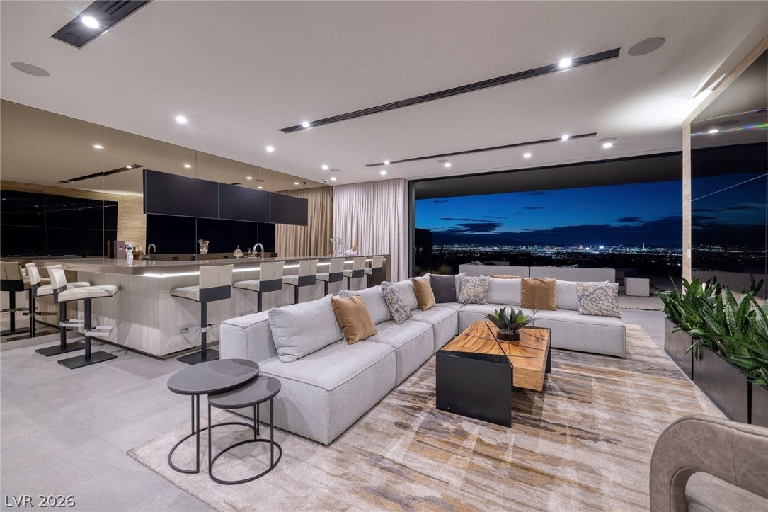 705 Dragon Peak Drive