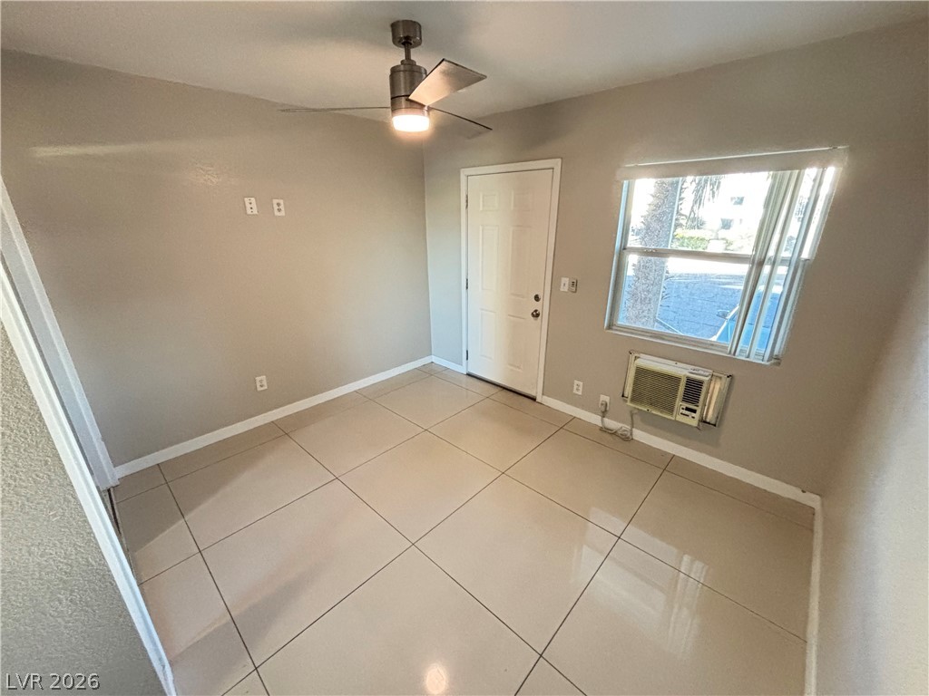 1401 E Carson Avenue 6