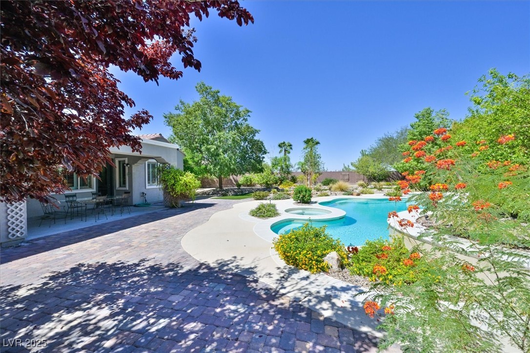 Henderson, Nevada 89044, United States, 3 Bedrooms Bedrooms, ,3 BathroomsBathrooms,Residential,Active,210693