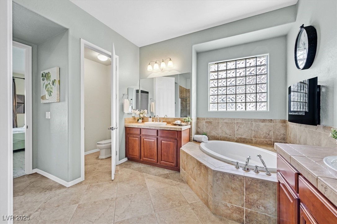 Henderson, Nevada 89044, United States, 3 Bedrooms Bedrooms, ,3 BathroomsBathrooms,Residential,Active,210693