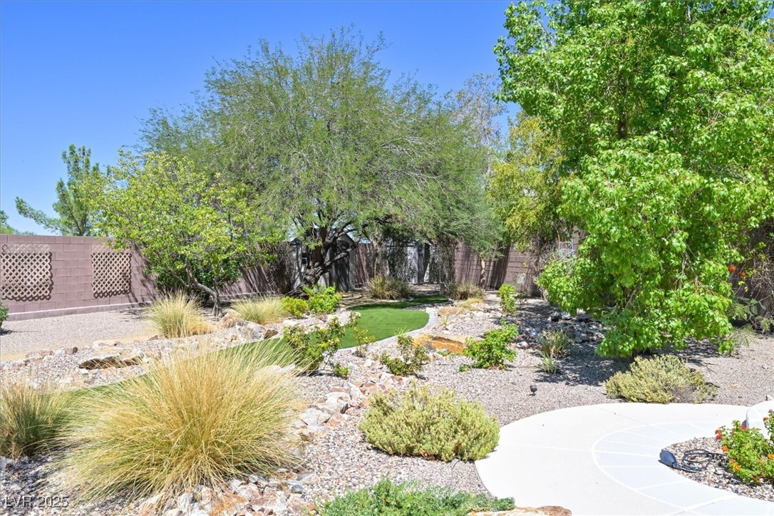 Henderson, Nevada 89044, United States, 3 Bedrooms Bedrooms, ,3 BathroomsBathrooms,Residential,Active,210693