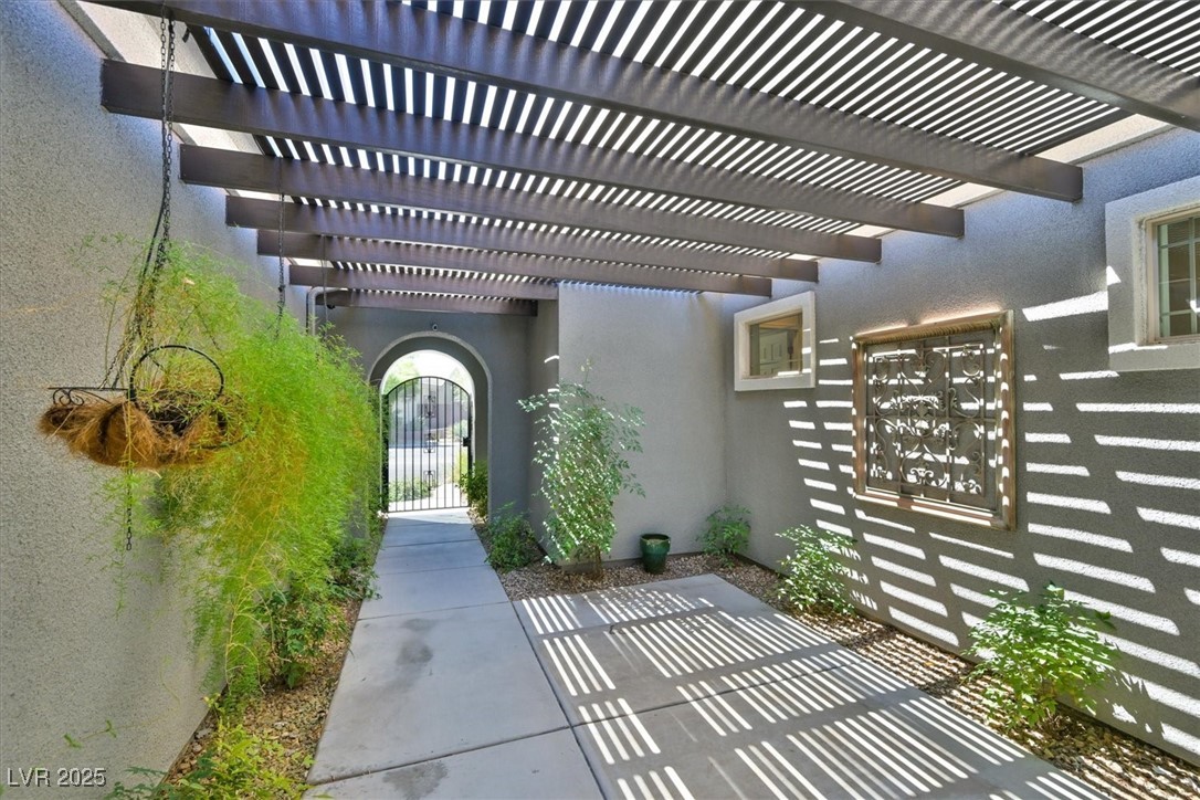 2656 La Boutique Street