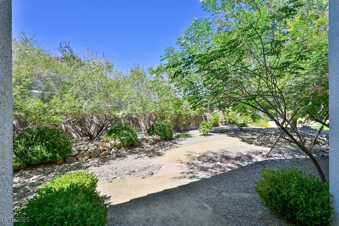 Henderson, Nevada 89044, United States, 3 Bedrooms Bedrooms, ,3 BathroomsBathrooms,Residential,Active,210693