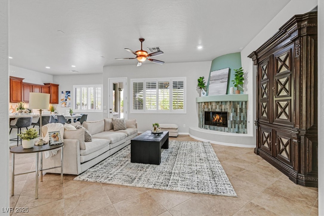 Henderson, Nevada 89044, United States, 3 Bedrooms Bedrooms, ,3 BathroomsBathrooms,Residential,Active,210693