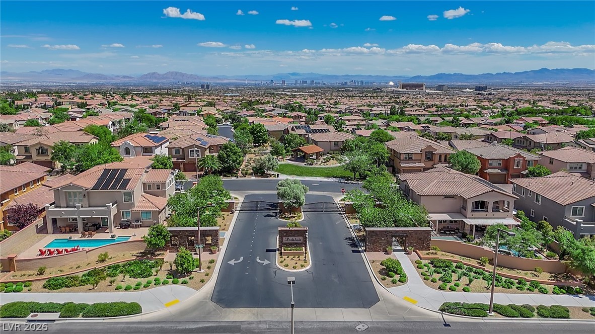 608 Highland Bluff Way