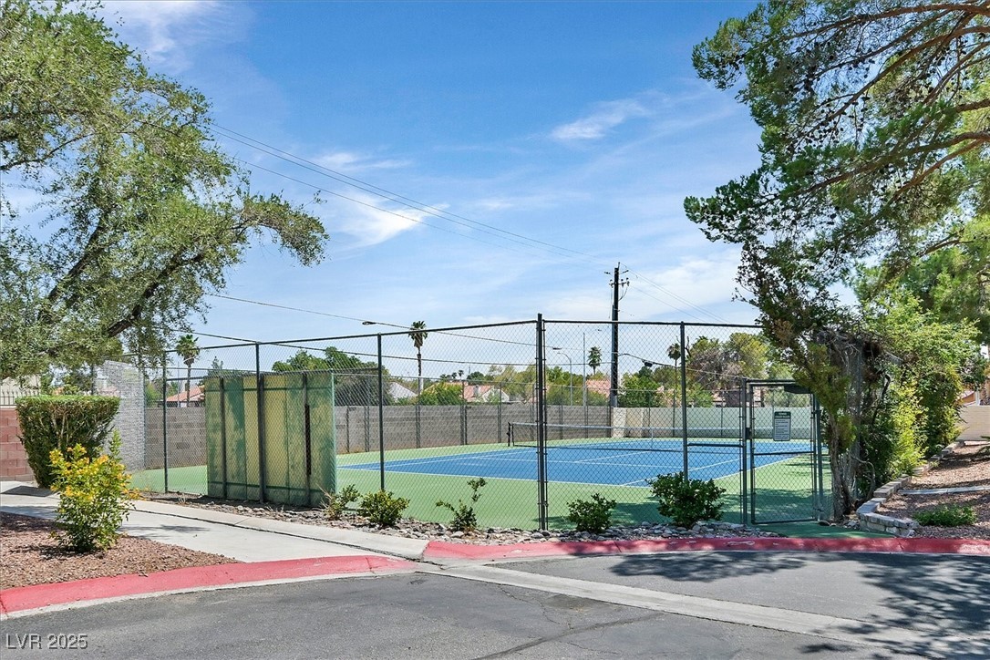 Las Vegas, Nevada 89121, United States, 3 Bedrooms Bedrooms, ,2 BathroomsBathrooms,Residential,Active,253579