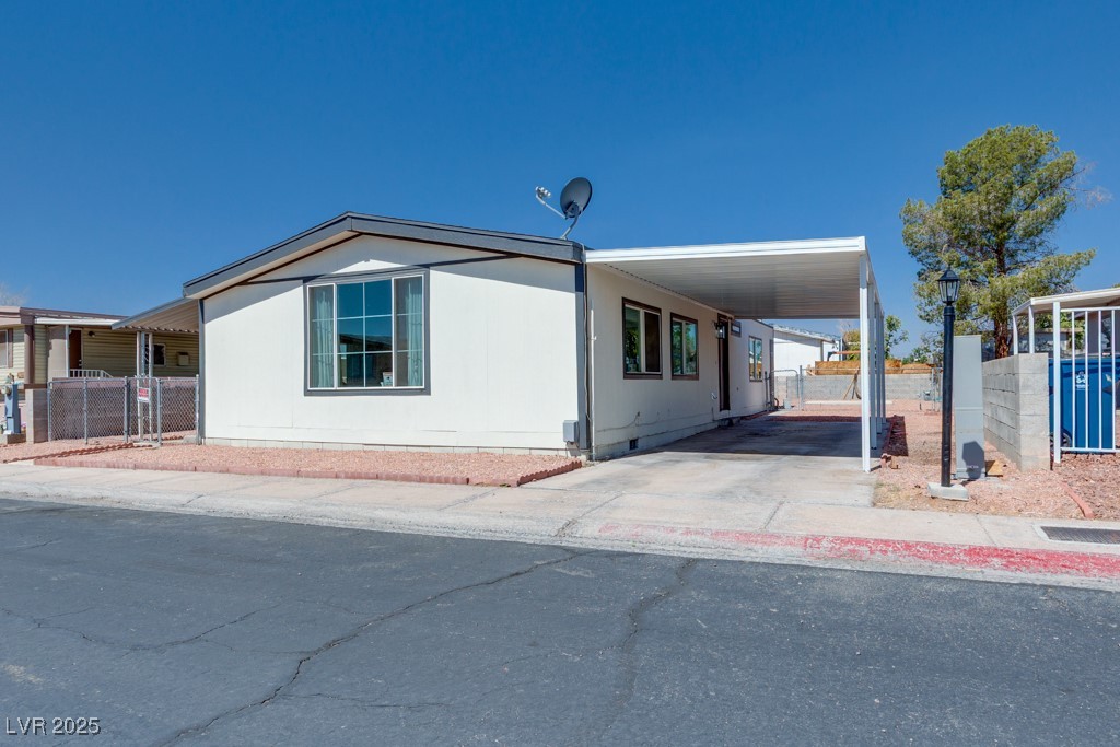 Properties 4 3451 Death Valley Drive