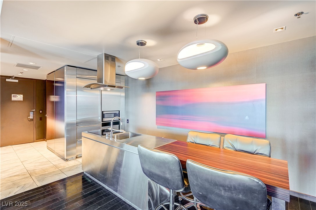 4381 W Flamingo 2201