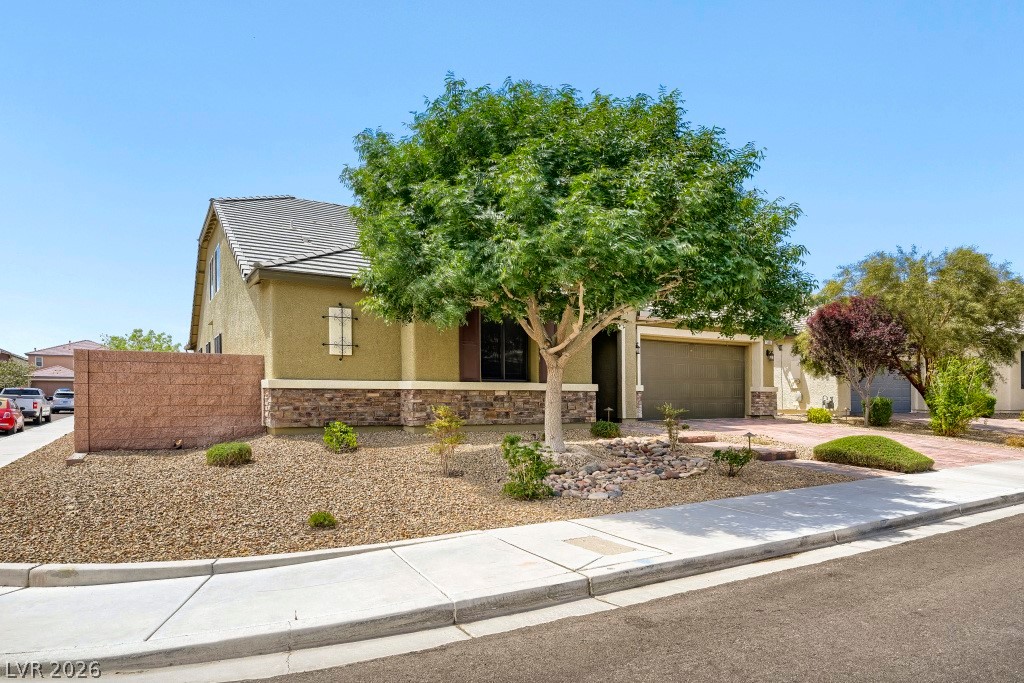 5665 Silver Cascade Avenue