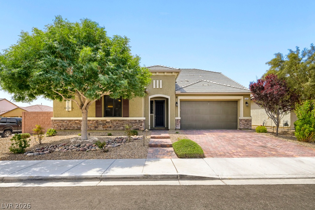 5665 Silver Cascade Avenue