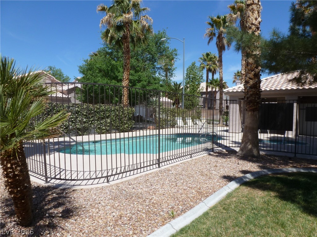 5323 HEATHERBROOK Circle