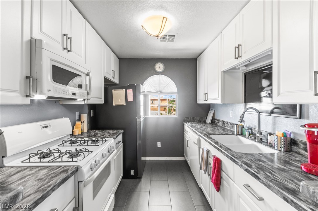 6832 Elm Creek Drive 204