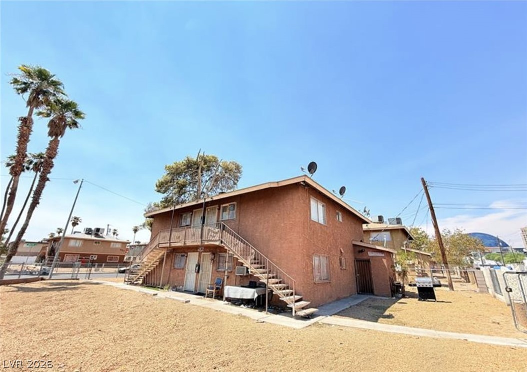 536 North Circle