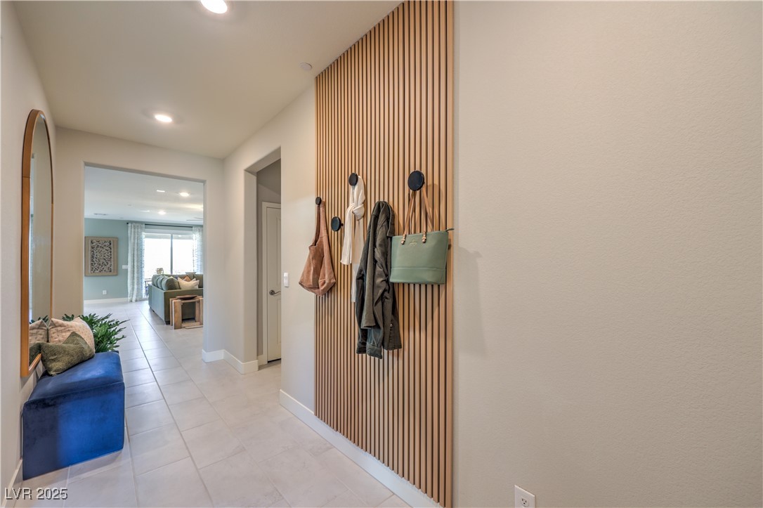 1043 FOX FALCON AVE 777