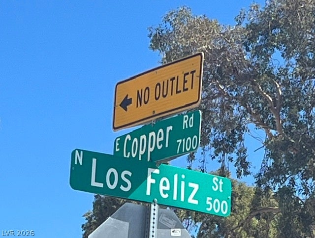 520 Los Feliz Street