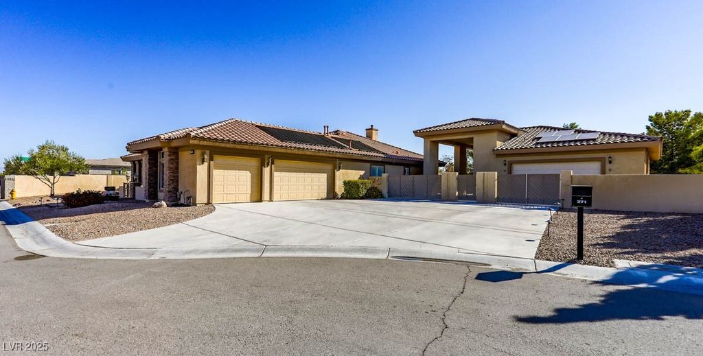 Photo of 271 E Shelbourne Avenue, Las Vegas, NV 89123 (MLS # 2740709)