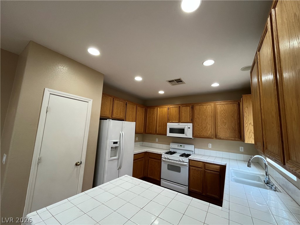 5420 PIPERS MEADOW Court