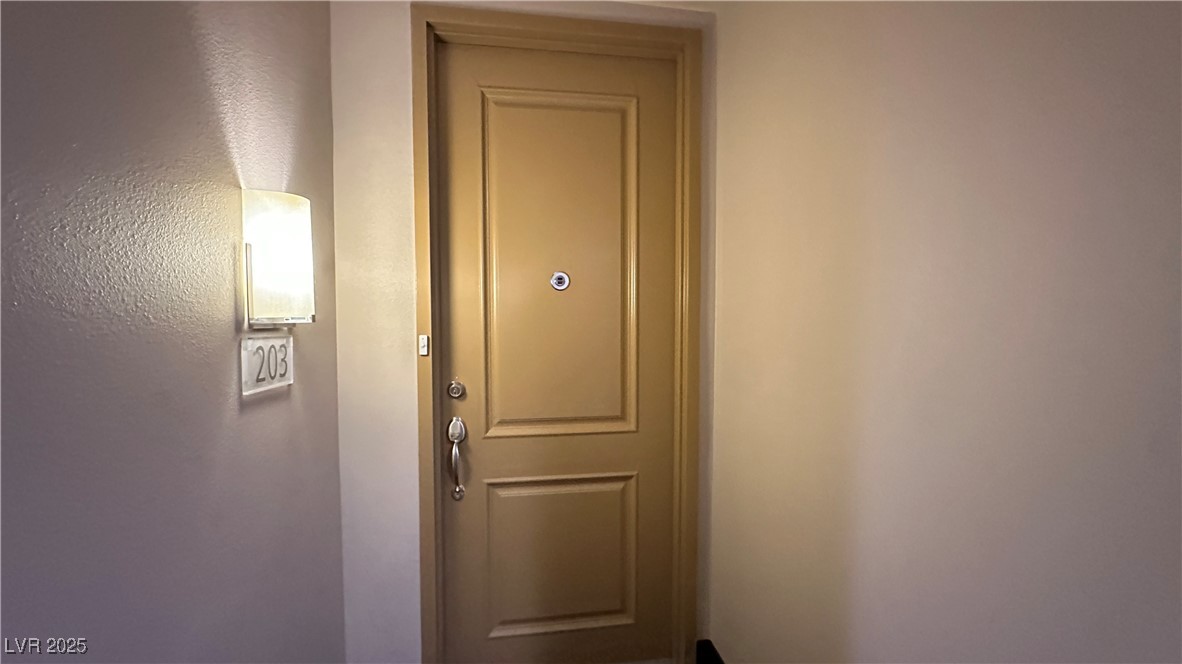 43 E Agate Avenue 203