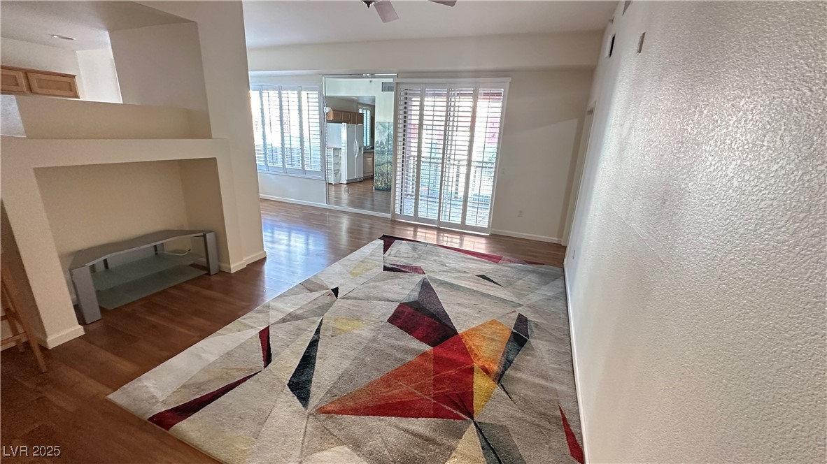 43 E Agate Avenue 203