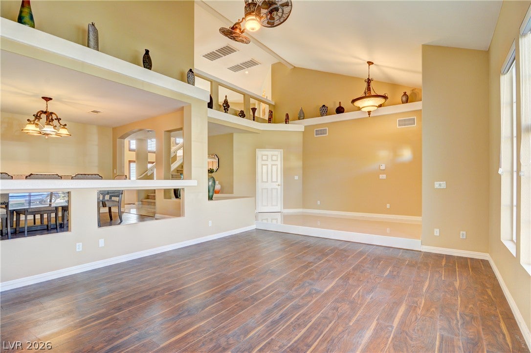 7525 Avalon Bay Street
