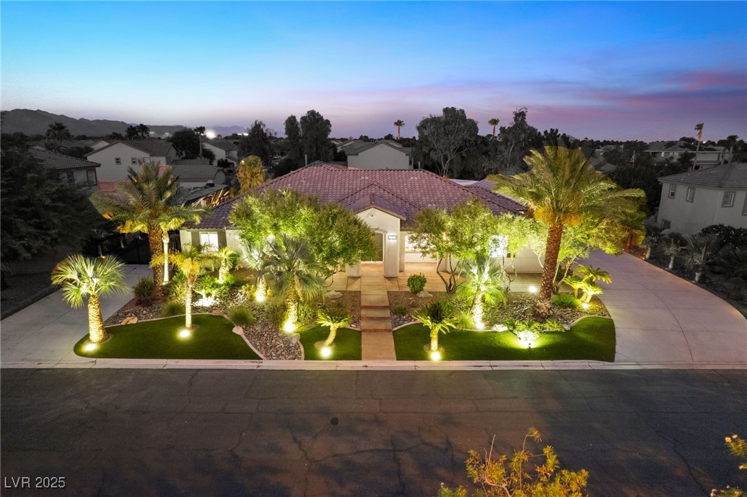 7840 Thunder Echo Street, Las Vegas, Nevada image 1