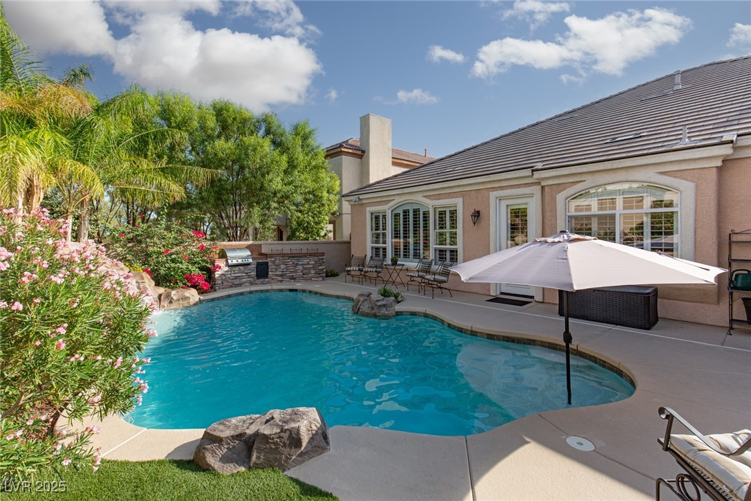 305 Round Stone Court