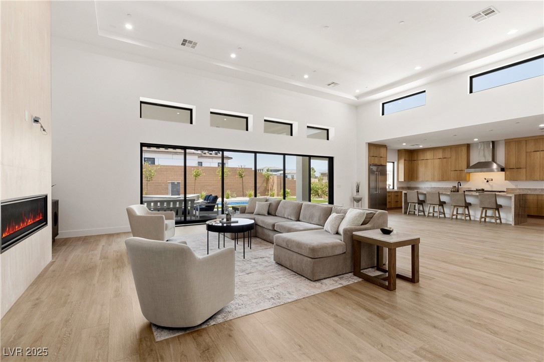 8825 S Monte Cristo Way