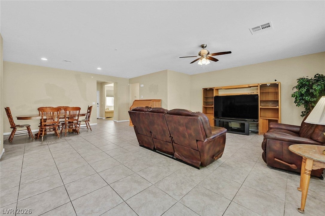 8208 Redbud Vine Street