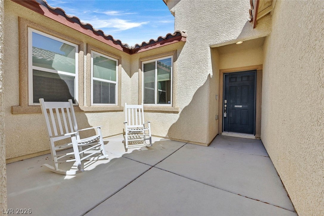 8208 Redbud Vine Street