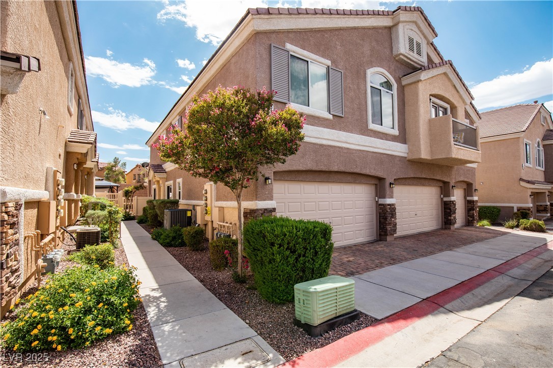 Properties 4 1155 Heavenly Harvest Place 3