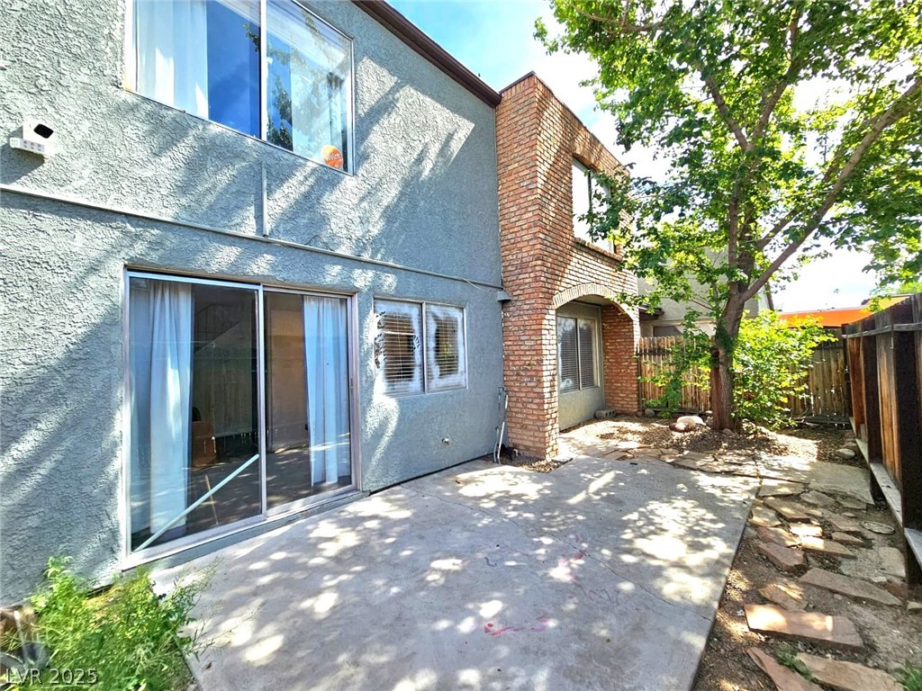 1460 Hialeah Drive B