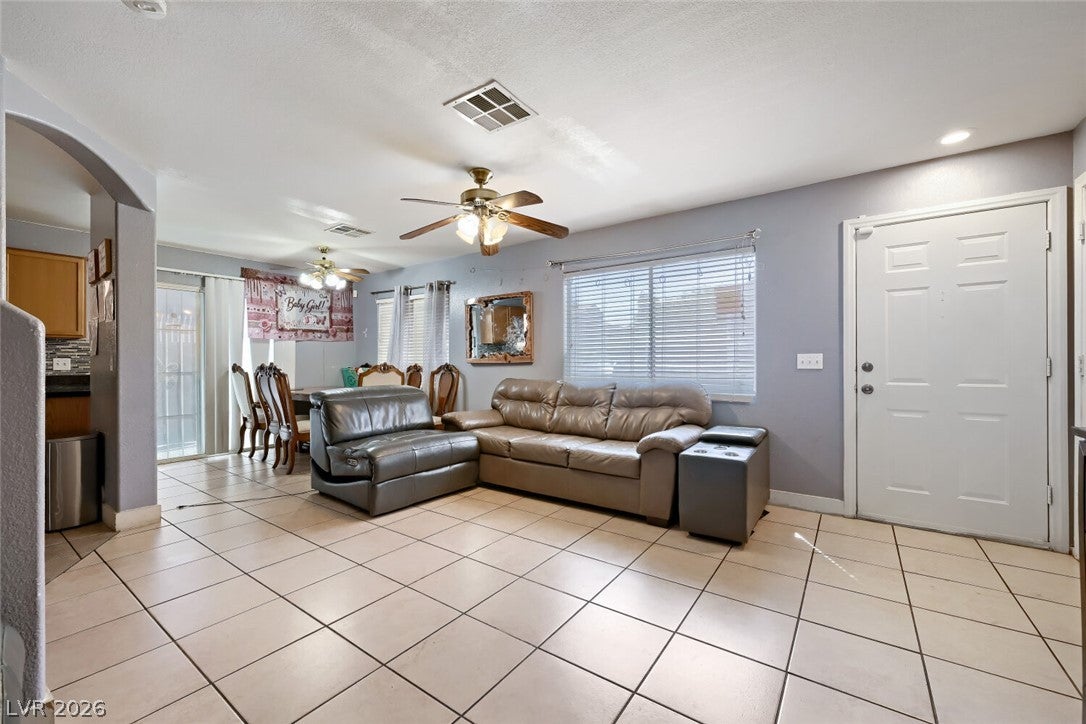 3368 Dragon Fly Street