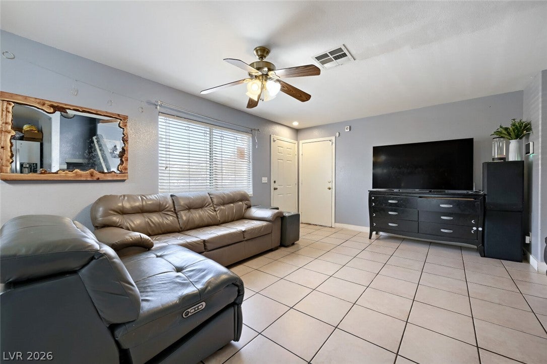 3368 Dragon Fly Street